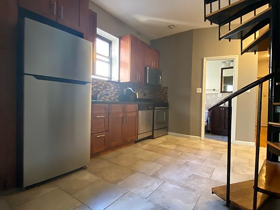 3rd image of 710 Amsterdam Ave APT 5B