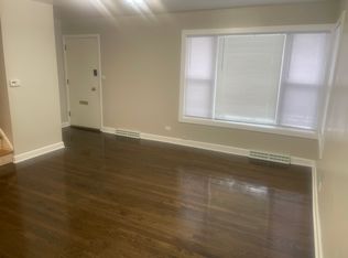 4866 Crain St #A, Skokie, IL 60077