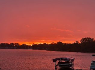 60794 Shoreline Dr, Burr Oak, MI 49030