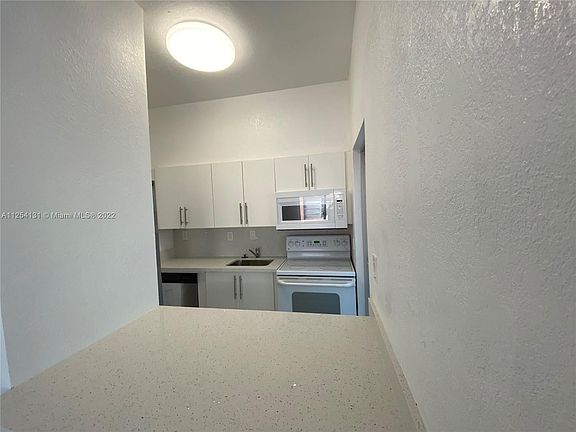 3rd image of 8025 Byron Ave APT 1