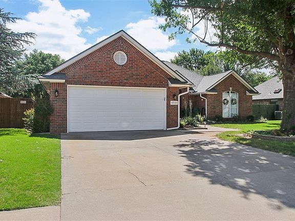 3rd image of 1721 Cliffside Ct