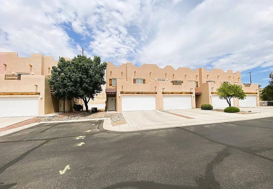 1st image of 1912 Hollyhock Cir