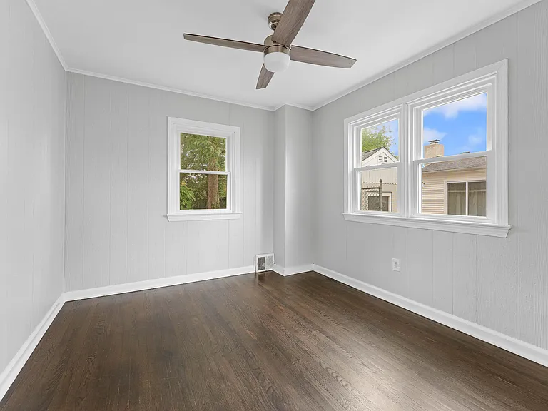 806 S Fairview St — Photo 5