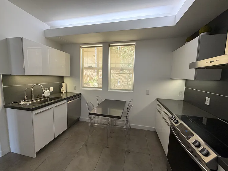 574 E Palm Ave #105 — Photo 23