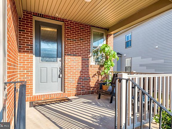 3rd image of 42506 Oxford Forest Cir