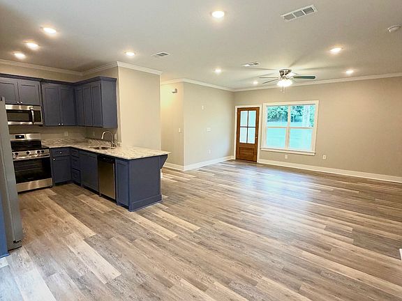 2nd image of 7 Branden Ln