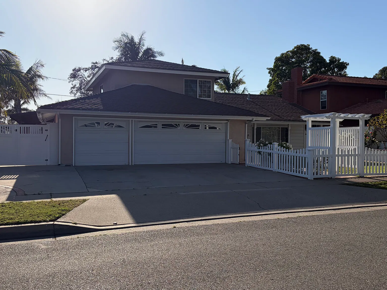 4 bed, 2.5 bath, 1879 sqft, $5,000 — Photo 1