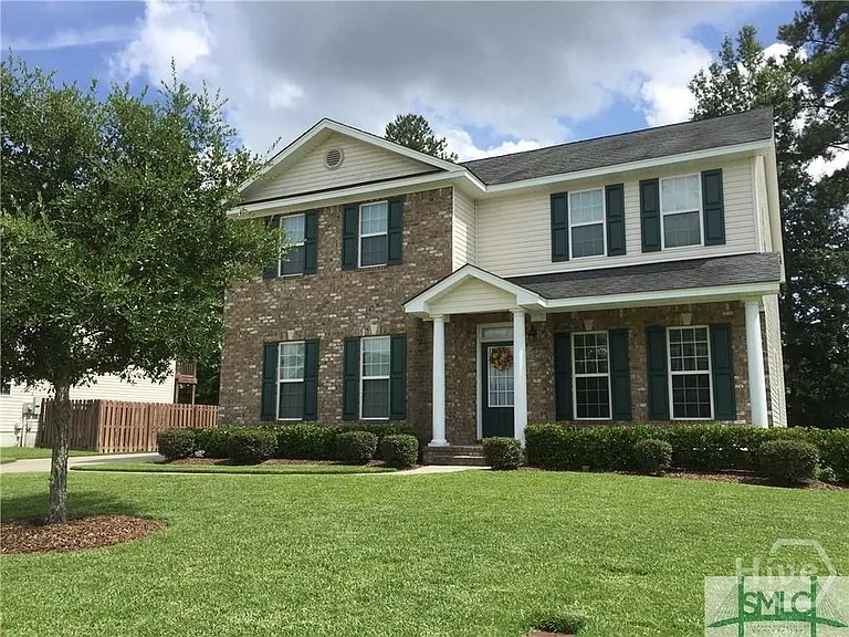 72 Patriot Dr — Photo 1