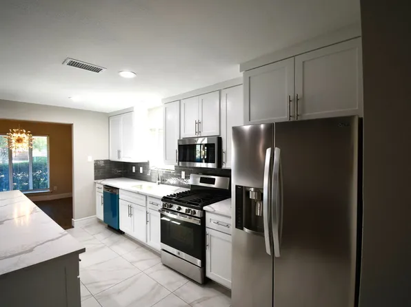 2705 Twin Post Ct, Irving, TX 75062