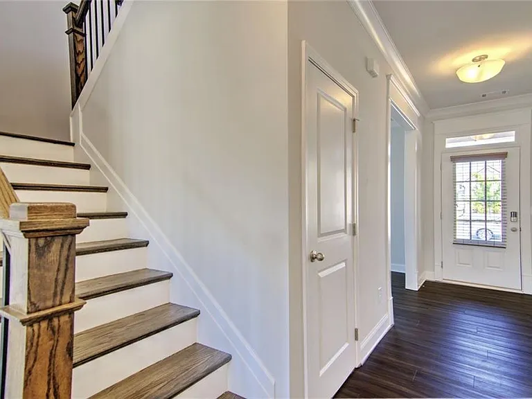 7107 Branch Creek Cv — Photo 15