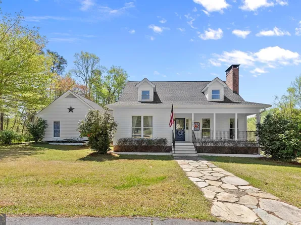 370 Crestview Rd, Demorest, GA 30535