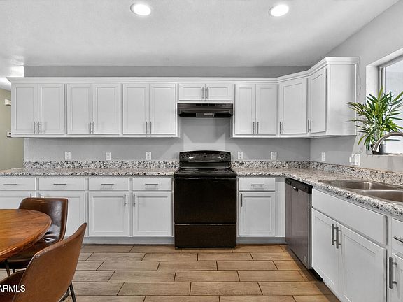4th image of 2433 W Tonto Street