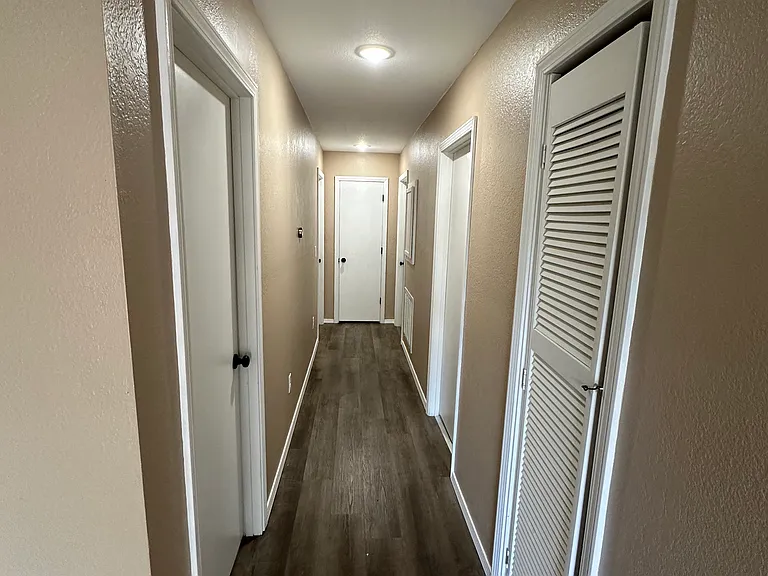 712 W Austin St #1 — Photo 5