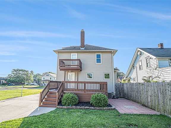 4th image of 3026 Caroline Ave