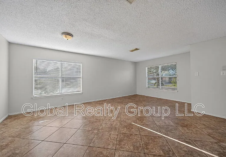 7702 Fairton Pl — Photo 10