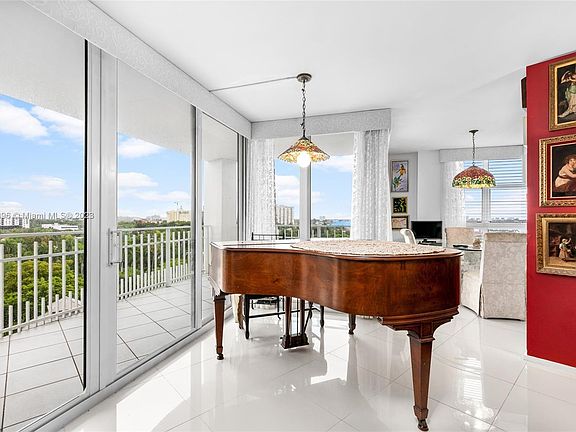 4th image of 1000 Quayside Ter APT 901