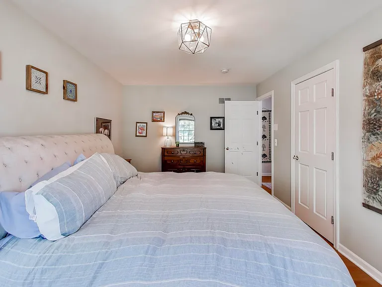 21301 N Woodland Ave — Photo 20
