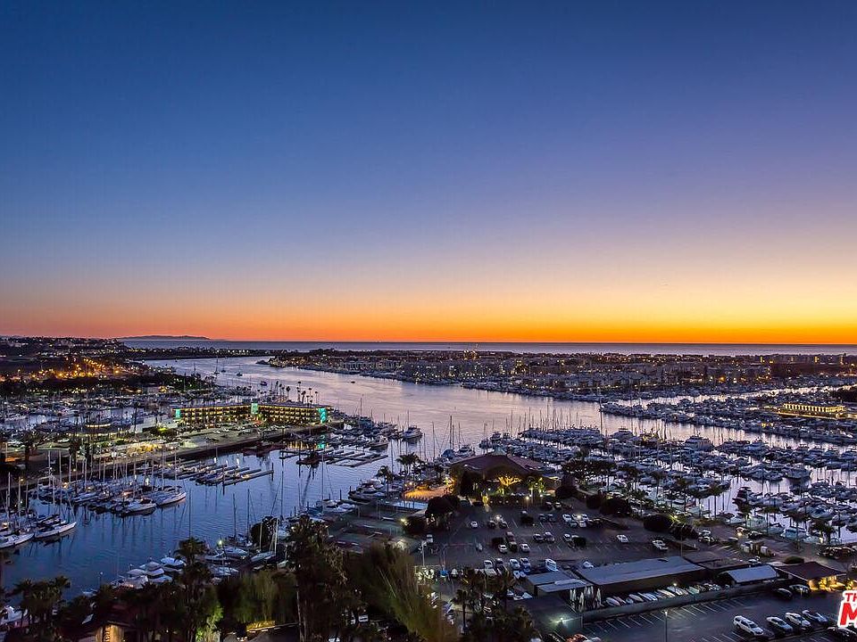 1st image of 13600 Marina Pointe Dr Unit 1911