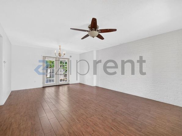 2207 Montclair Dr