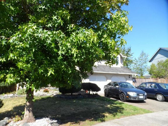 3rd image of 19510 75th Ave E