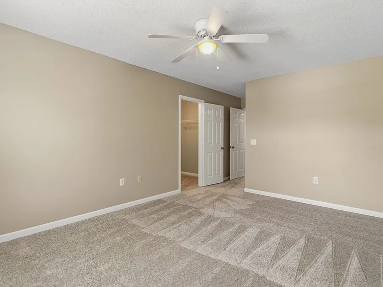 1014 Towne Park Dr — Photo 19