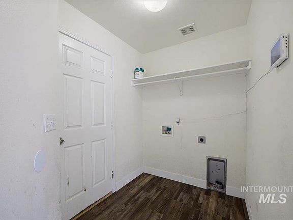 5th image of 92 S Bancroft Way