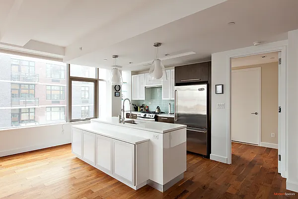 Sold by Modern Spaces | media 4