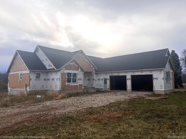 2005 Brookside Ln, Owosso, MI 48867