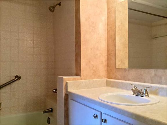 3rd image of 639 W Oakland Park Blvd APT 214D