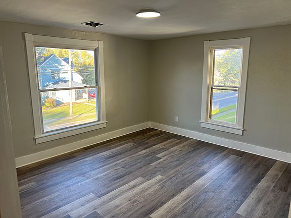 2nd image of 827 E Court St #A