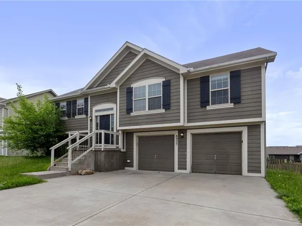 8935 NE 116th Pl, Kansas City, MO 64157