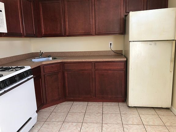 3rd image of 14617 Farmers Blvd