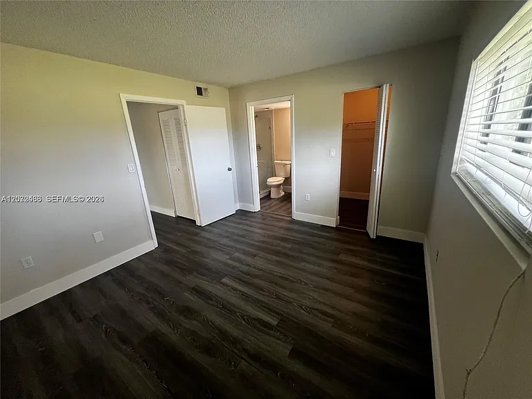 350 Palm Cir W #203 — Photo 8