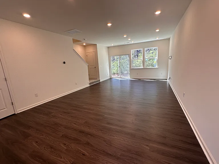 3010 Spline Cir — Photo 7