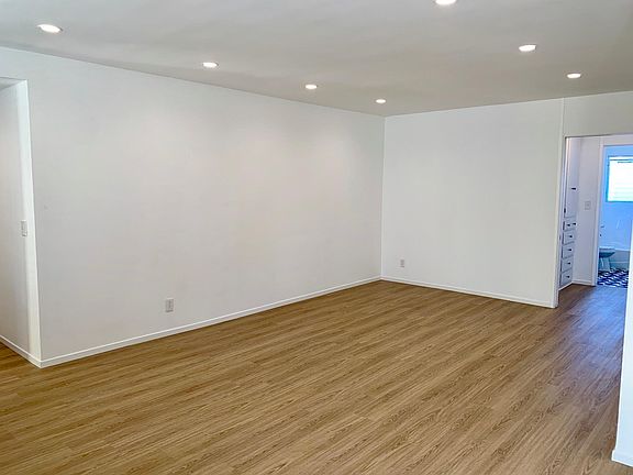 5th image of 1341 N Crescent Heights Blvd APT 204