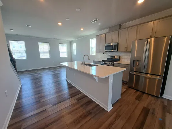 2728 Chert Ln, Raleigh, NC 27610