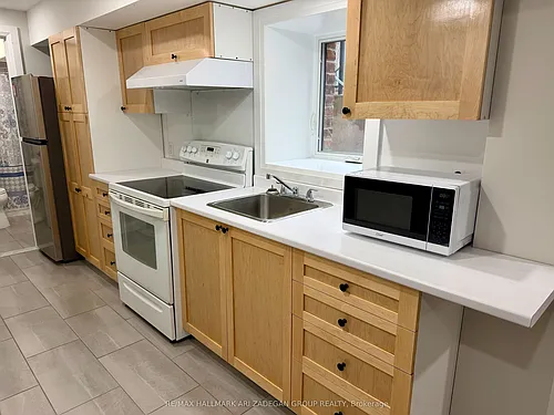 153 Queens Dr #LOWER Photo 1