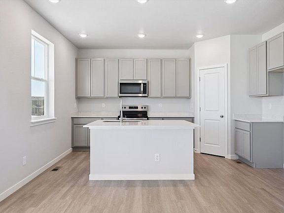 3rd image of 4740 N Valdai Ct