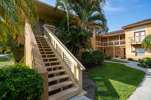 4791 Via Palm Lakes #1709 Photo 1 4791 Via Palm Lakes #1709 Photo 1