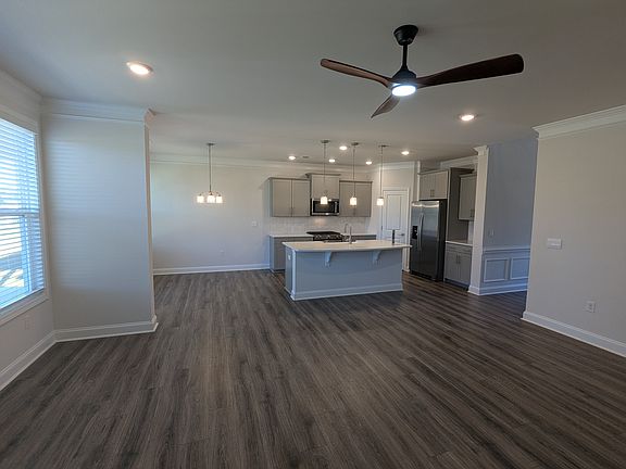 5th image of 303 Fiery Rd