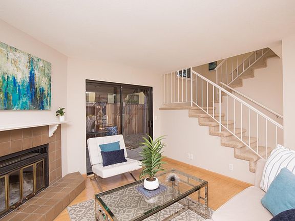 4th image of 2624 Village Ct