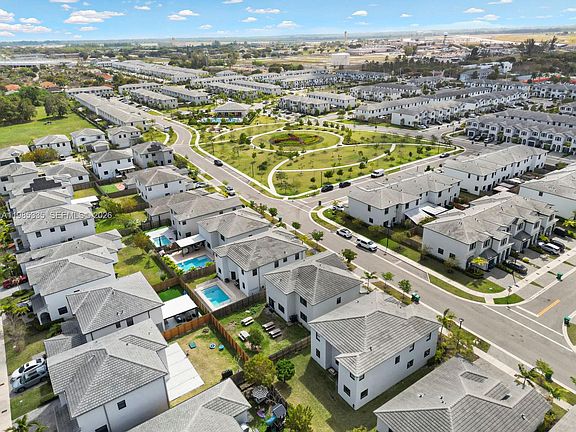 2nd image of 13391 SW 285th St