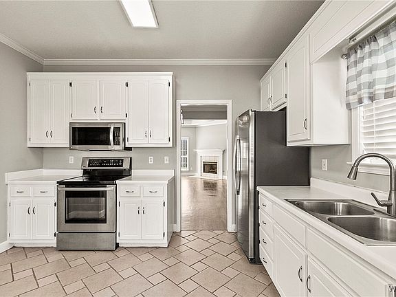 4th image of 1169 Periwinkle Dr