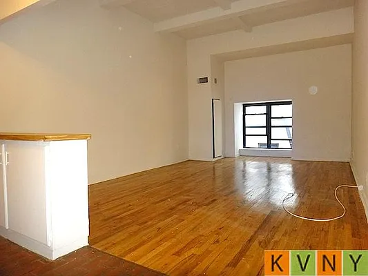 Rented by KVNY Soho | media 10
