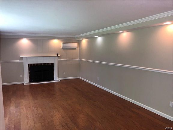 3rd image of 519 Maplewood Ln
