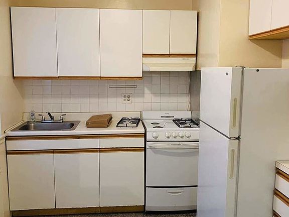 5th image of 25-10 31st Ave #2C