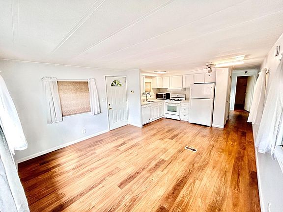 2nd image of 1850 Evans Ln Spc 86