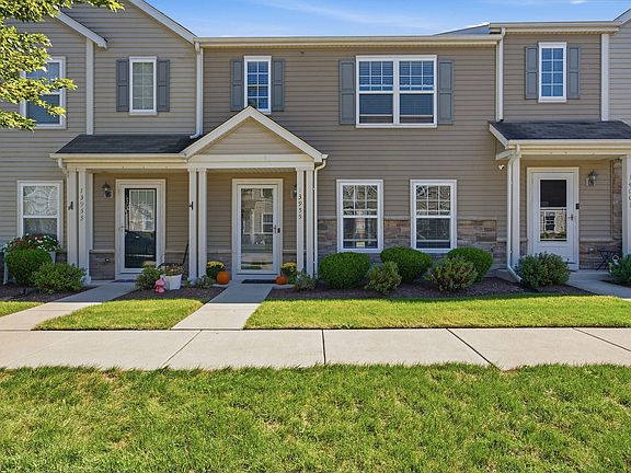 2nd image of 13955 Paramount Way