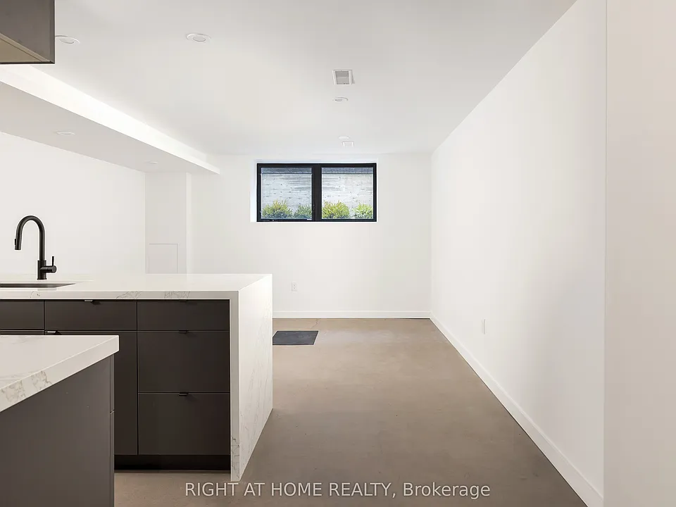 86 Lansdowne Ave #4