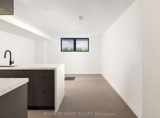 86 Lansdowne Ave #4, Toronto, ON M6K 2V9